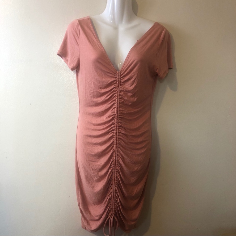 ❌SOLD❌Fashion Nova Heart and Hips Ruched Dress - Picture 7 of 8